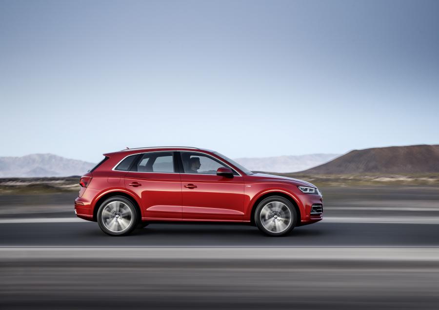  Audi Q5 TFSI Quattro S-Line 2016 года  (WW) (фото 6 из 110)